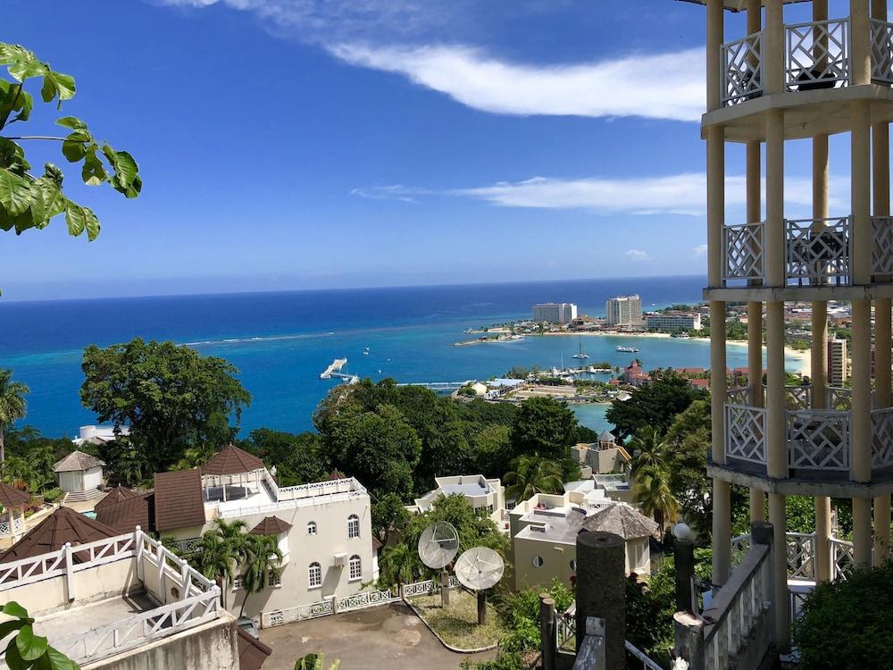Skycastles Condominiums Ocho Rios Kültér fotó