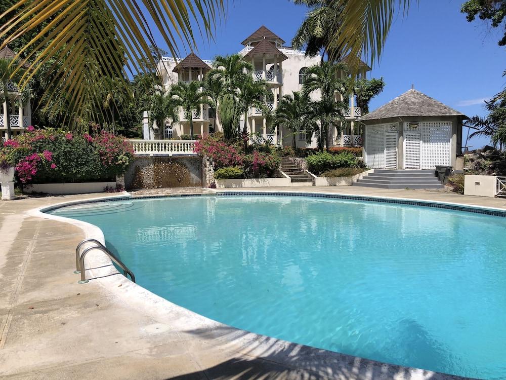 Skycastles Condominiums Ocho Rios Kültér fotó
