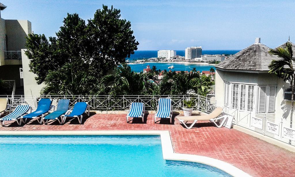 Skycastles Condominiums Ocho Rios Kültér fotó