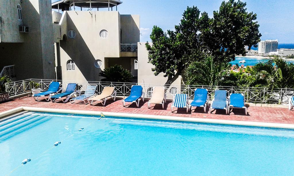 Skycastles Condominiums Ocho Rios Kültér fotó